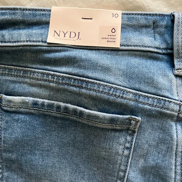 Shorts - Picture 4 of 6